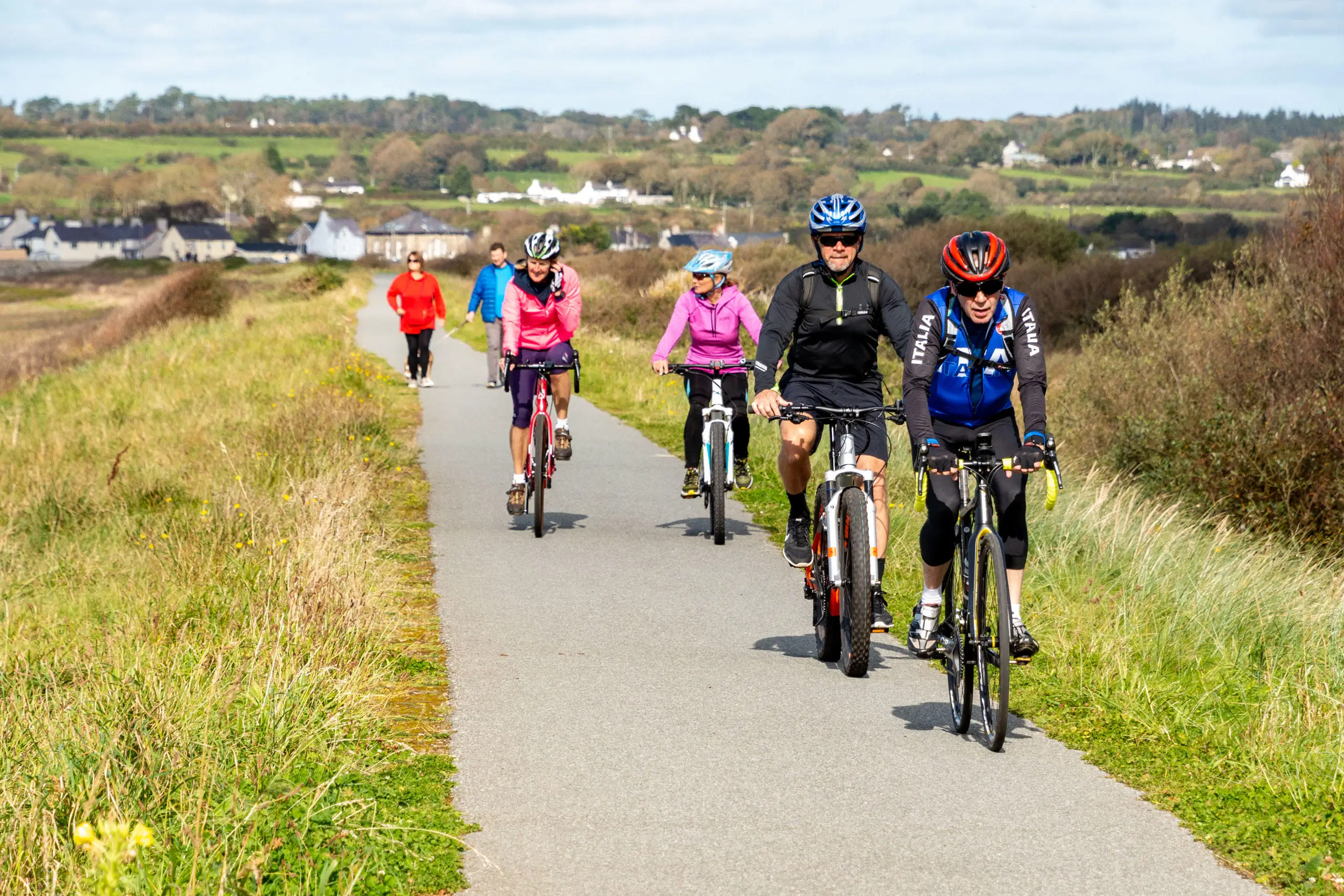 Cycling along Lon Las
