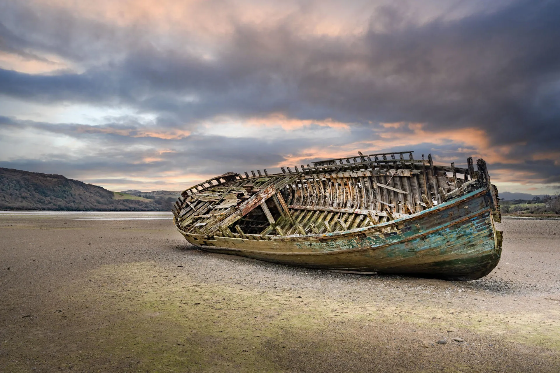 Dulas-shipwreck at low tide
